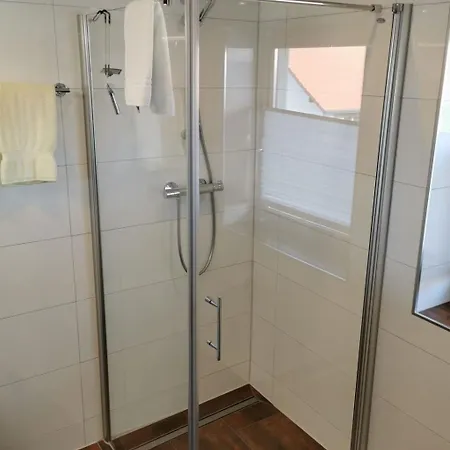 Mit Komplett Eingerichteter Kuechenzeile Im Wohnraum By Interhome * هايدموهله