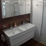 Mit Komplett Eingerichteter Kuechenzeile Im Wohnraum By Interhome 公寓