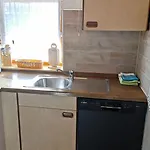 公寓 Mit Komplett Eingerichteter Kuechenzeile Im Wohnraum By Interhome
