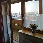公寓 Mit Komplett Eingerichteter Kuechenzeile Im Wohnraum By Interhome *