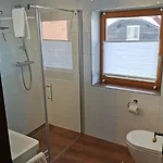 Mit Komplett Eingerichteter Kuechenzeile Im Wohnraum By Interhome 公寓