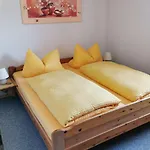 公寓 Mit Komplett Eingerichteter Kuechenzeile Im Wohnraum By Interhome *