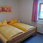 Mit Komplett Eingerichteter Kuechenzeile Im Wohnraum By Interhome 公寓