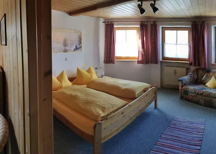 Mit Komplett Eingerichteter Kuechenzeile Im Wohnraum By Interhome 아파트 하이드뮐