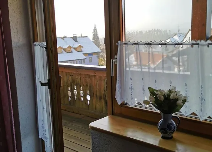 아파트 Mit Komplett Eingerichteter Kuechenzeile Im Wohnraum By Interhome *
