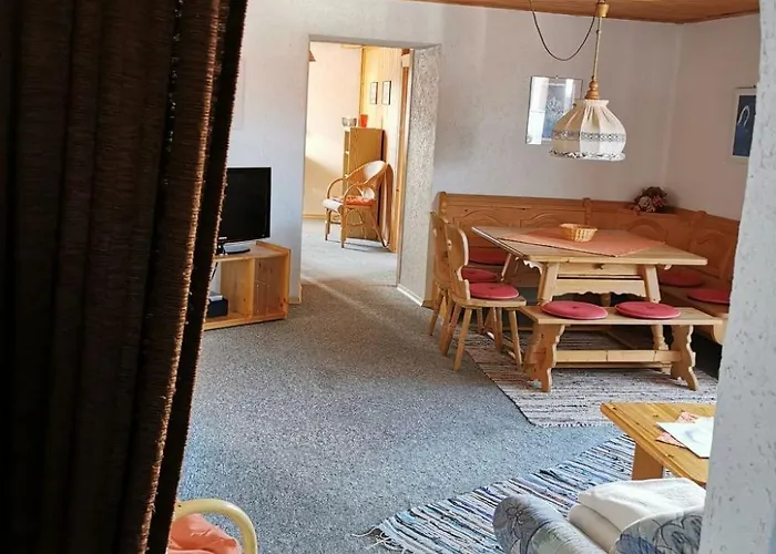 Mit Komplett Eingerichteter Kuechenzeile Im Wohnraum By Interhome 아파트 하이드뮐